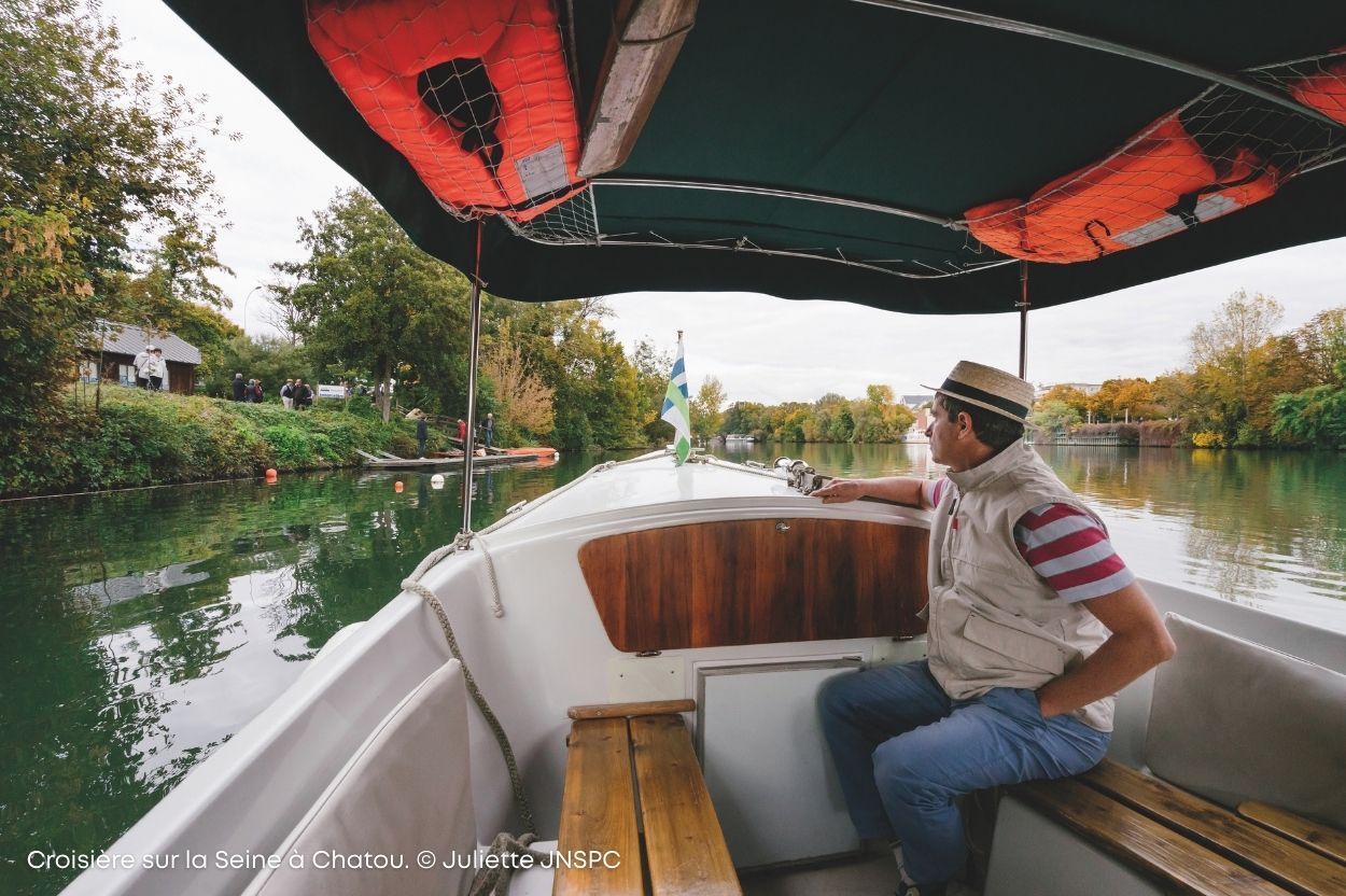 セーヌ河クルーズ、シャトゥー付近