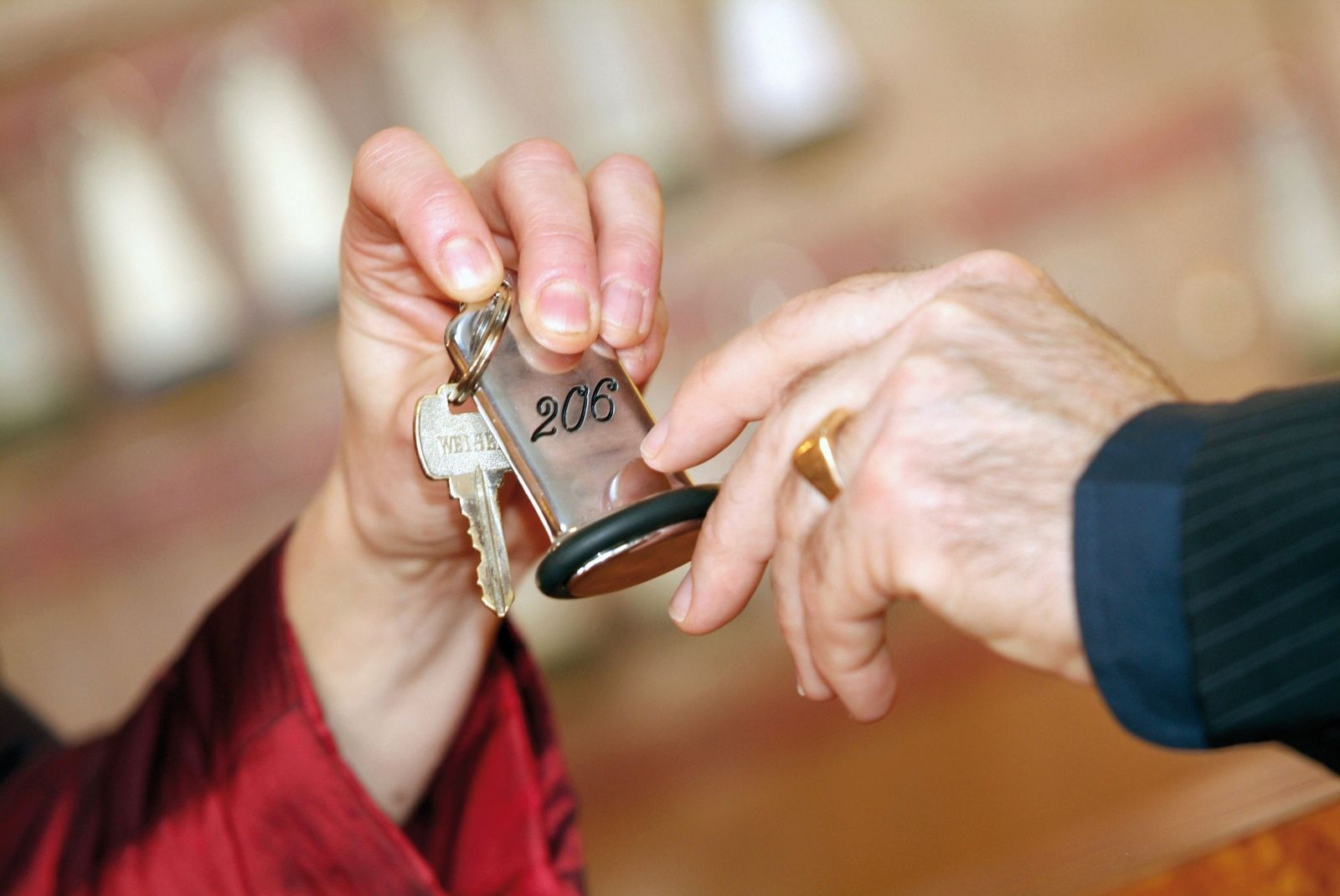 I linje med den reform om utveckling och modernisering av Frankrikes turistutbud, som lades fram i senaten den 16 juni, inför Frankrike ett nytt system för sin hotellklassificering.