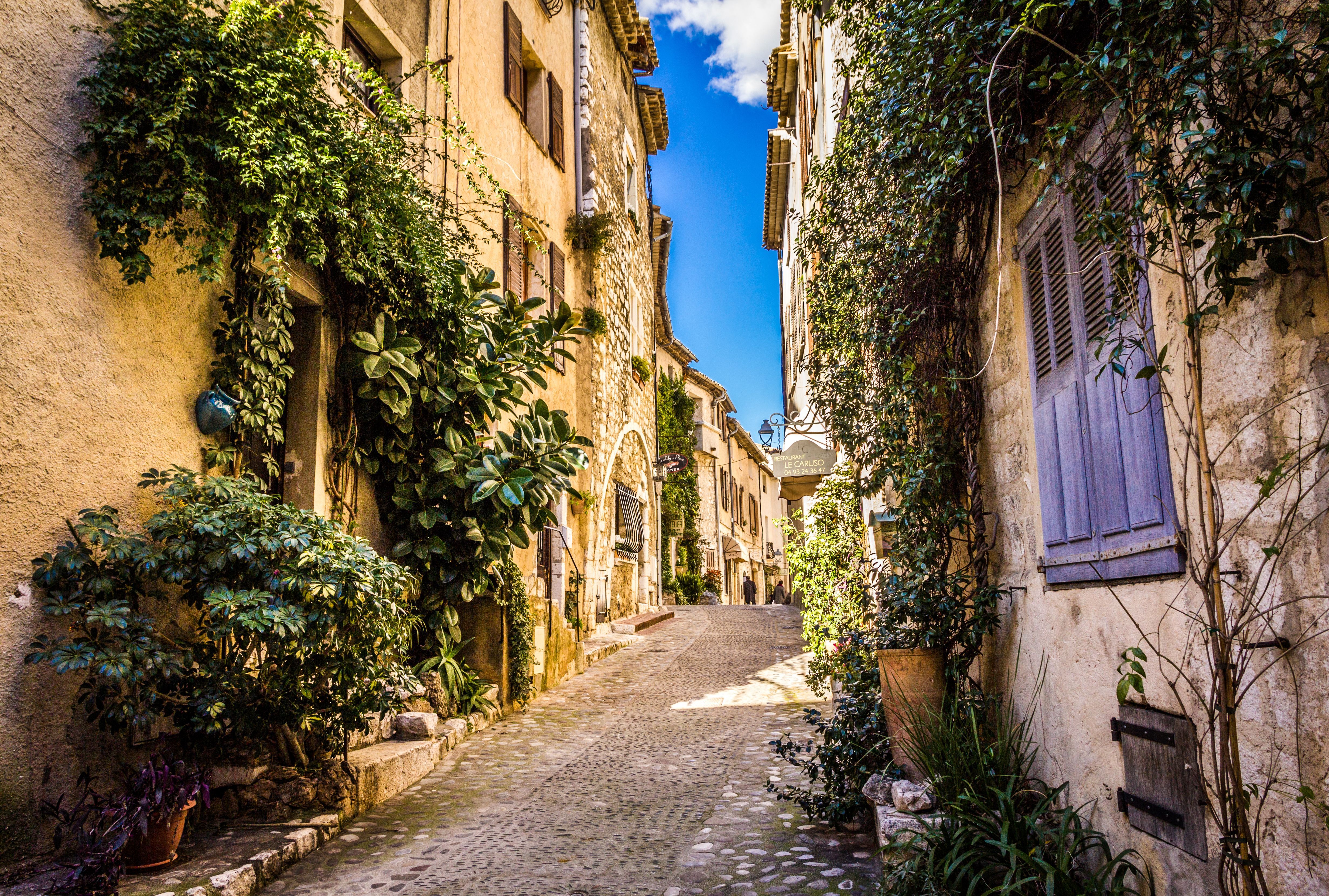 A narrow street of Saint-Paul-de-Vence