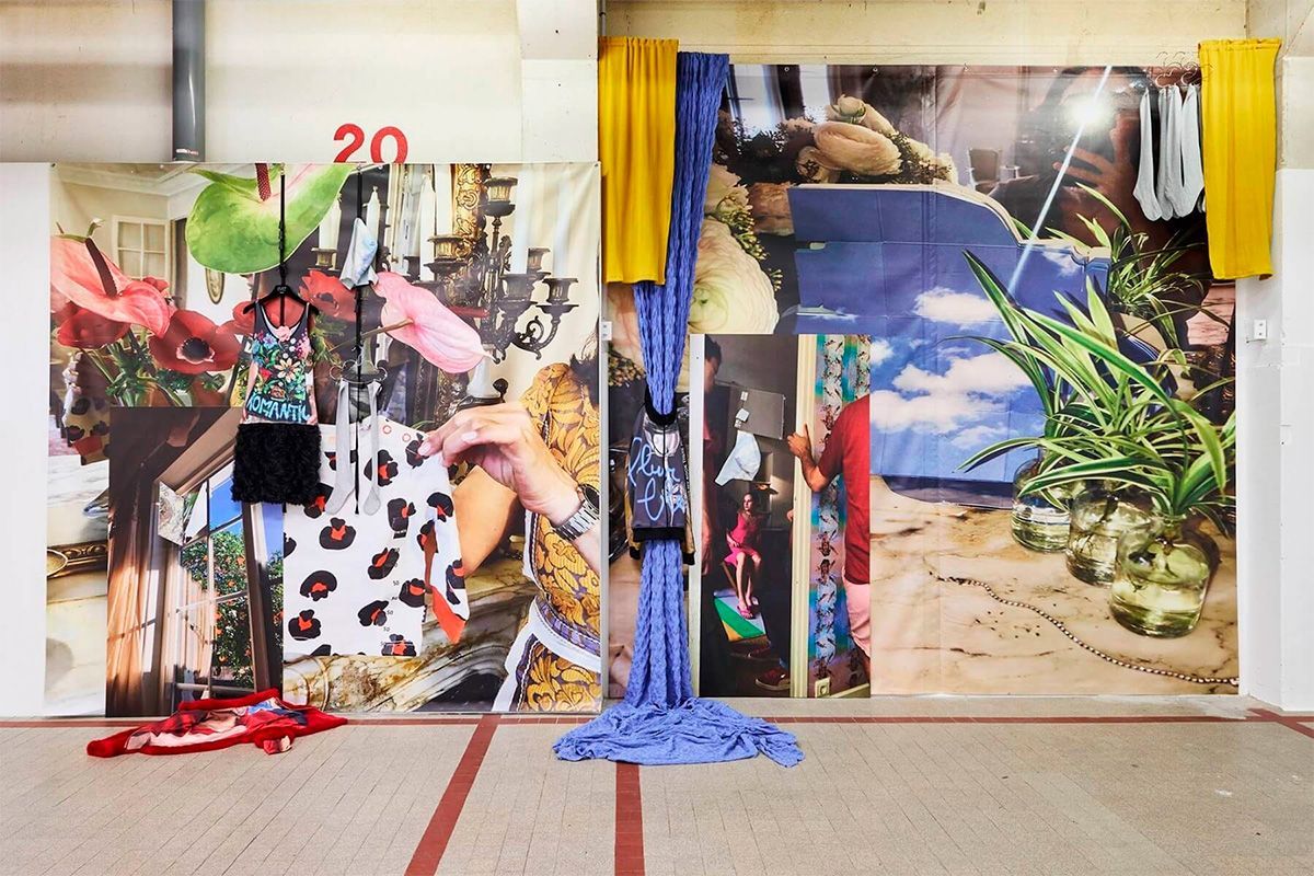 You can cut all the flowers but you can’t keep spring from coming, 2022, instalación, materiales diversos, dimensiones variables.