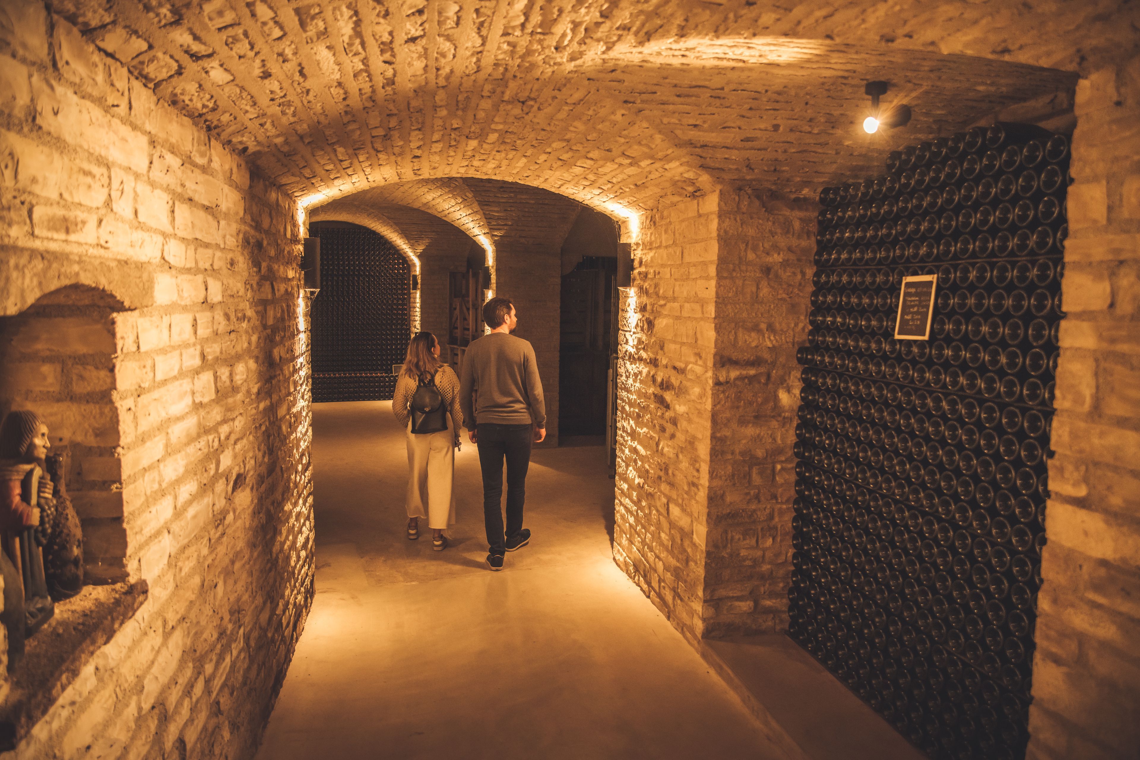 Kijkje in de kelders van champagnehuis Cottet-Dubreuil.