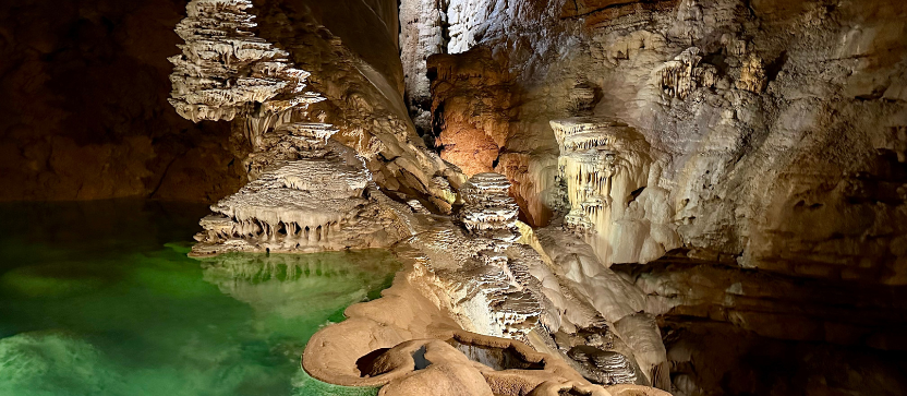 Gouffre de Padirac, Vallée de la Dordogne. 
