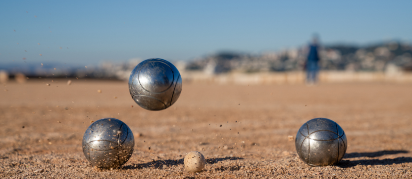 Terrain de pétanque à Marseille.