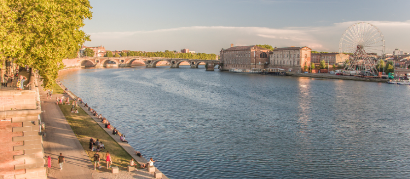 Quais de la Garonne, à Toulouse.