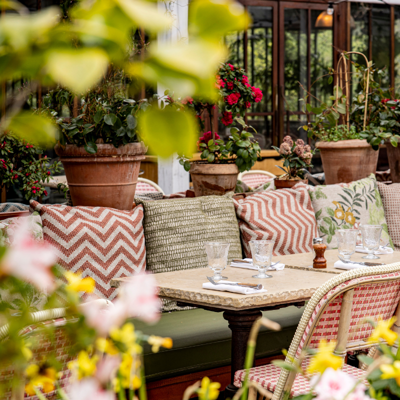 Restaurant l'Ile, sur l'île Saint-Germain, près de Paris.