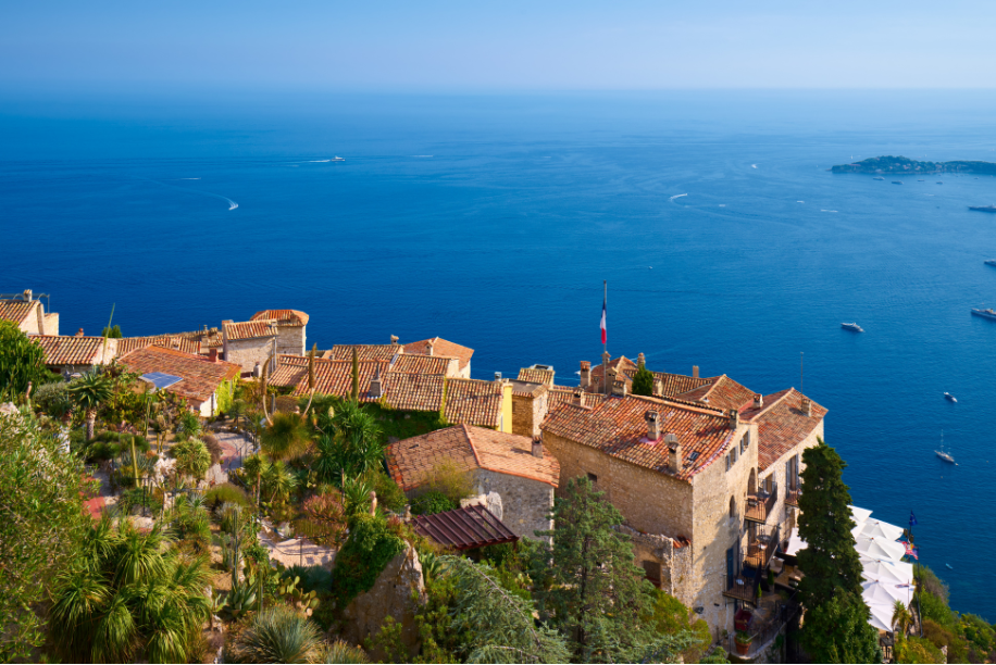 Village d'Èze, près de Nice, sur la Côte d'Azur.