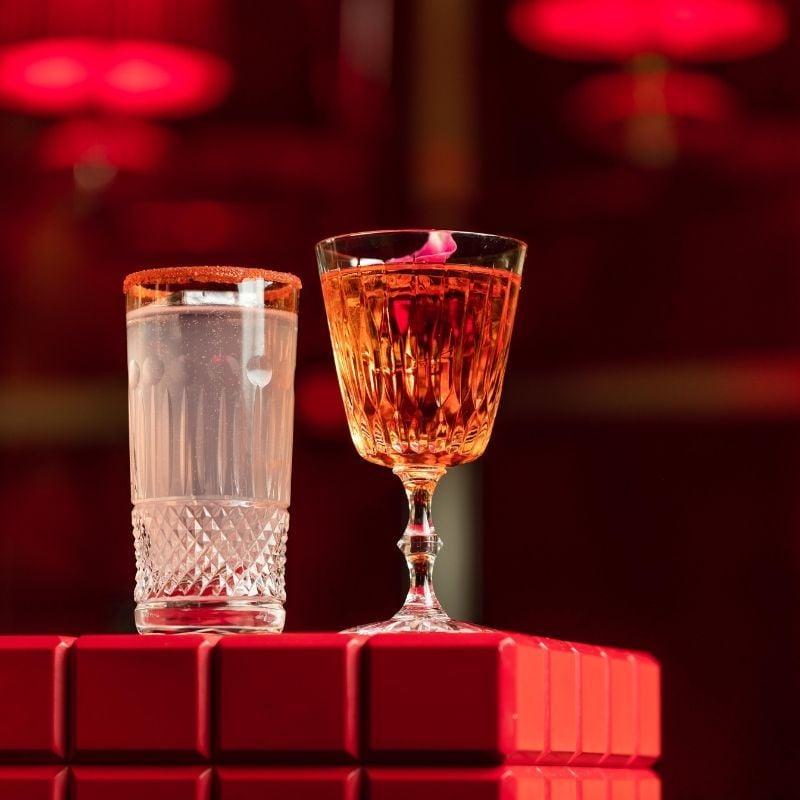 Bar Long à l'hôtel Royal Monceau, Raffles Paris. 