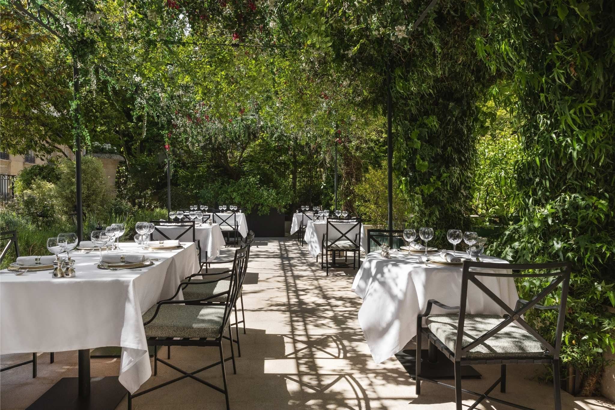 Restaurant Maison Roland à l'hôtel Shangri-La, à Paris.