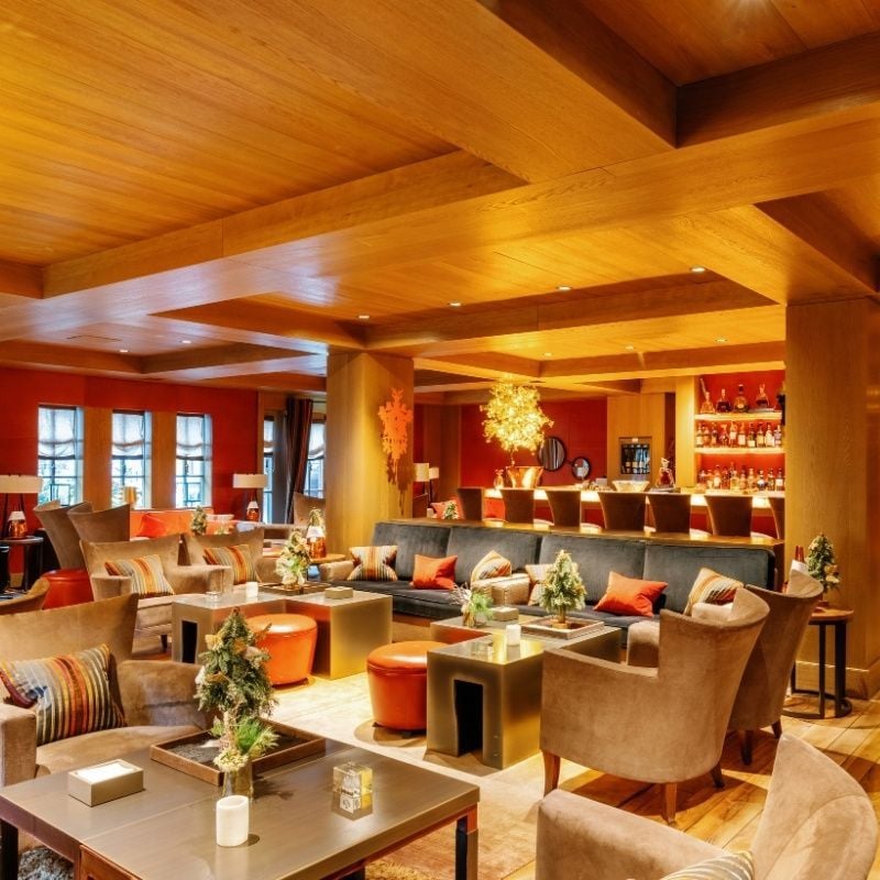 De bar van het Cheval Blanc Courchevel.
