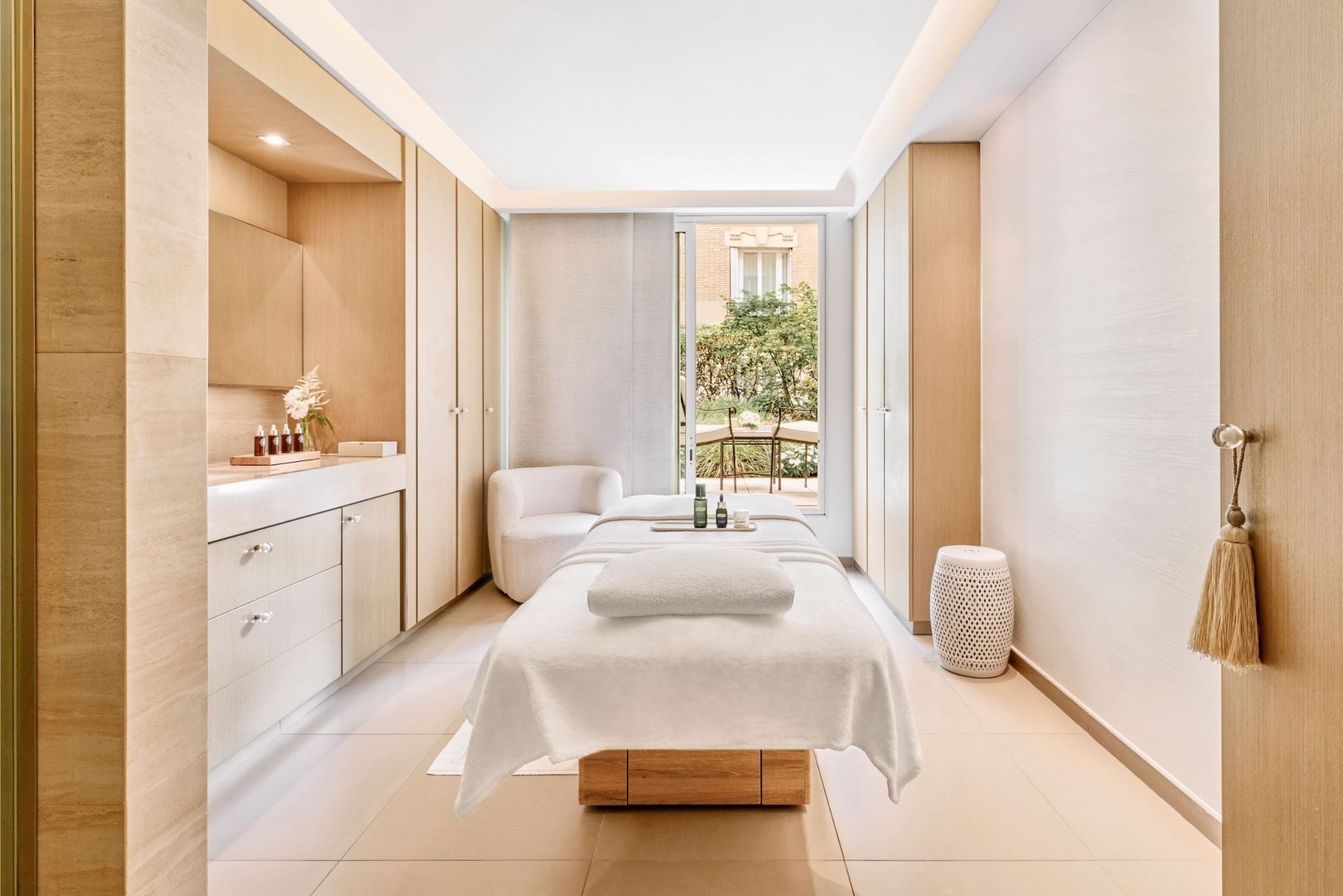 Cabine du spa de l'hôtel Le Bristol Paris.
