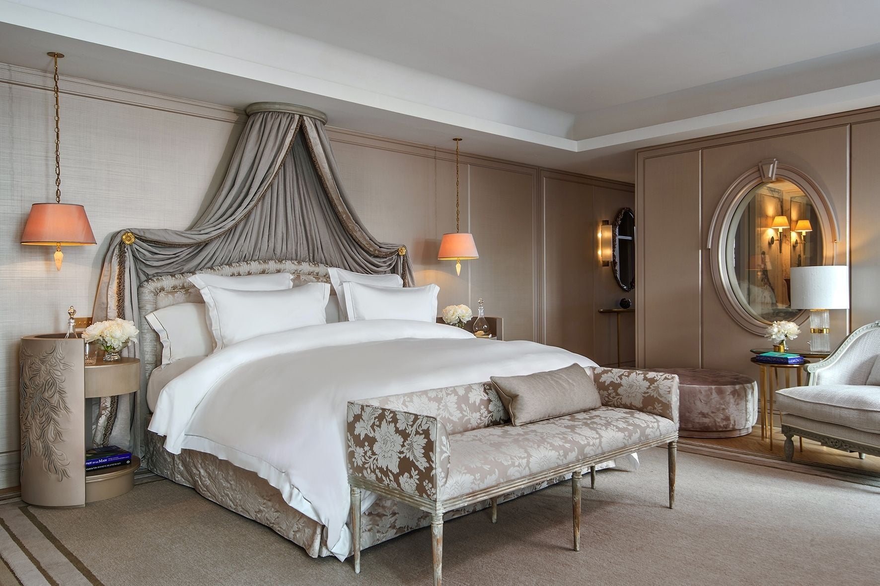 Suite Marie-Antoinette à l'Hôtel de Crillon, à Paris.