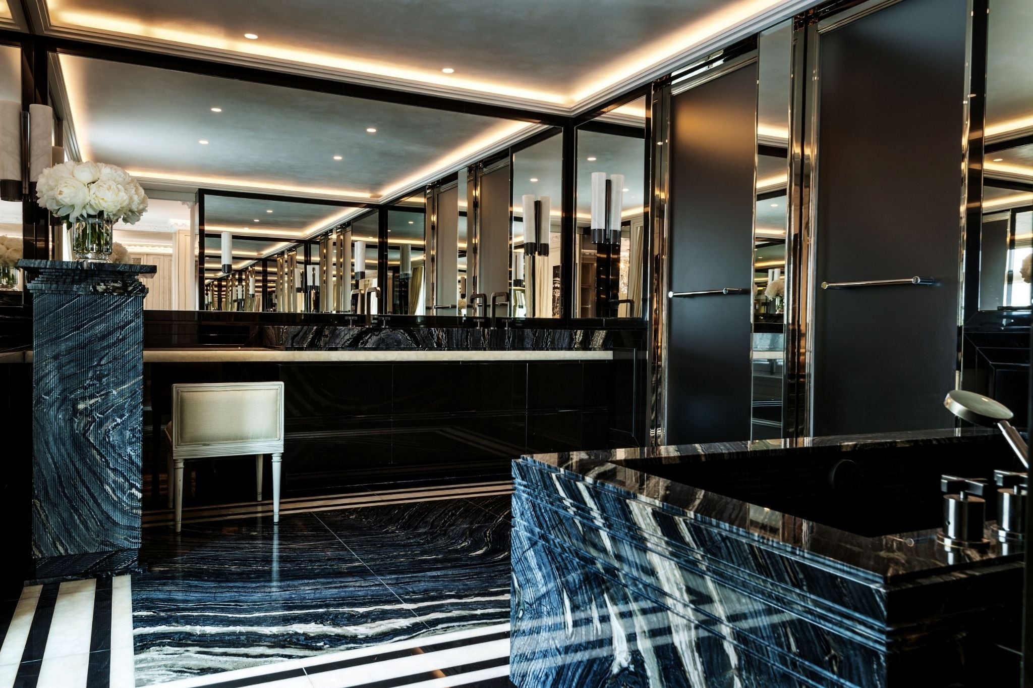 Suite ontworpen door Karl Lagerfield voor het Hôtel de Crillon.