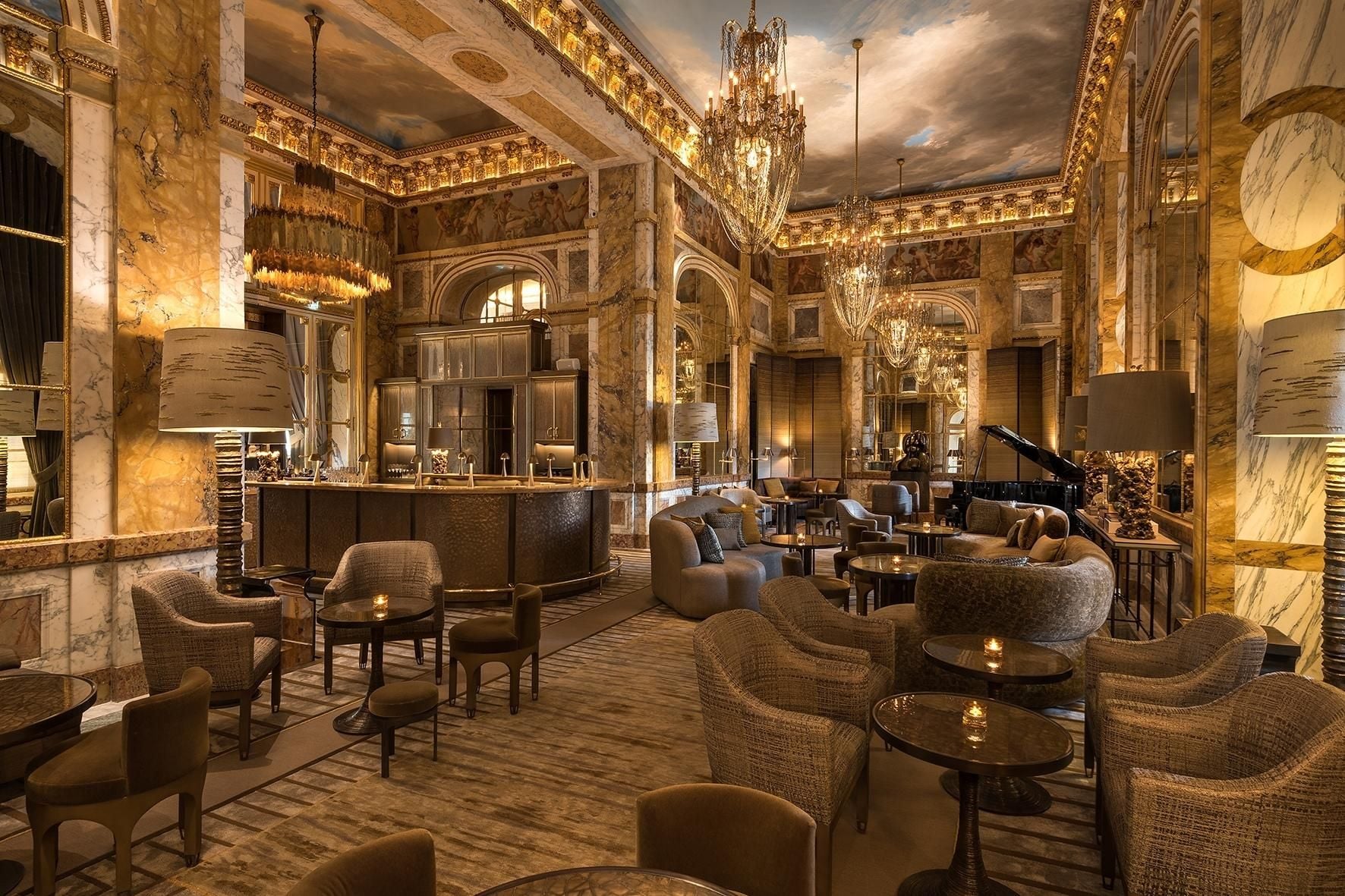 Bar Les Ambassadeurs à l'Hôtel de Crillon.