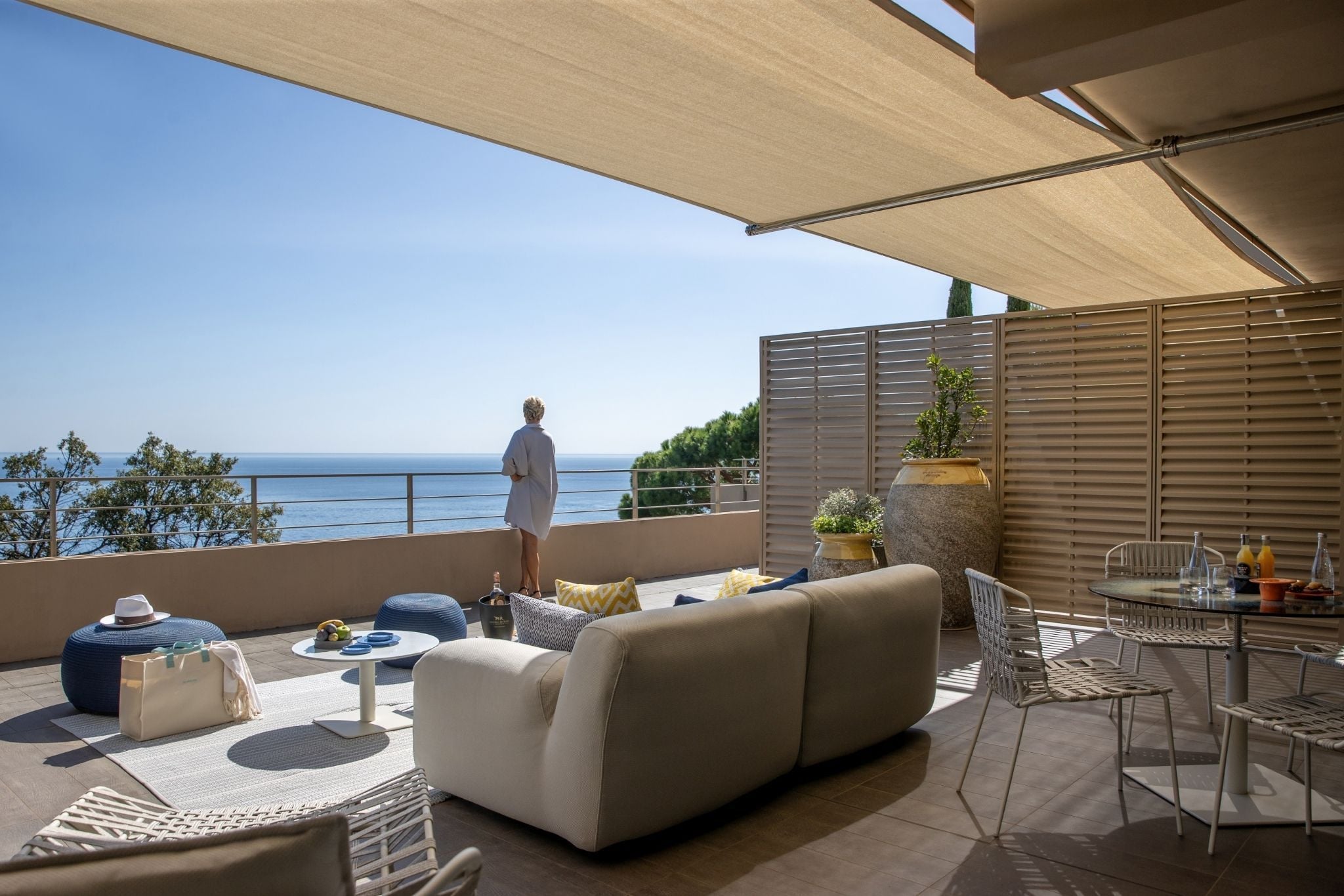 Terrasse d'une Junior Suite Deluxe à La Réserve Ramatuelle.