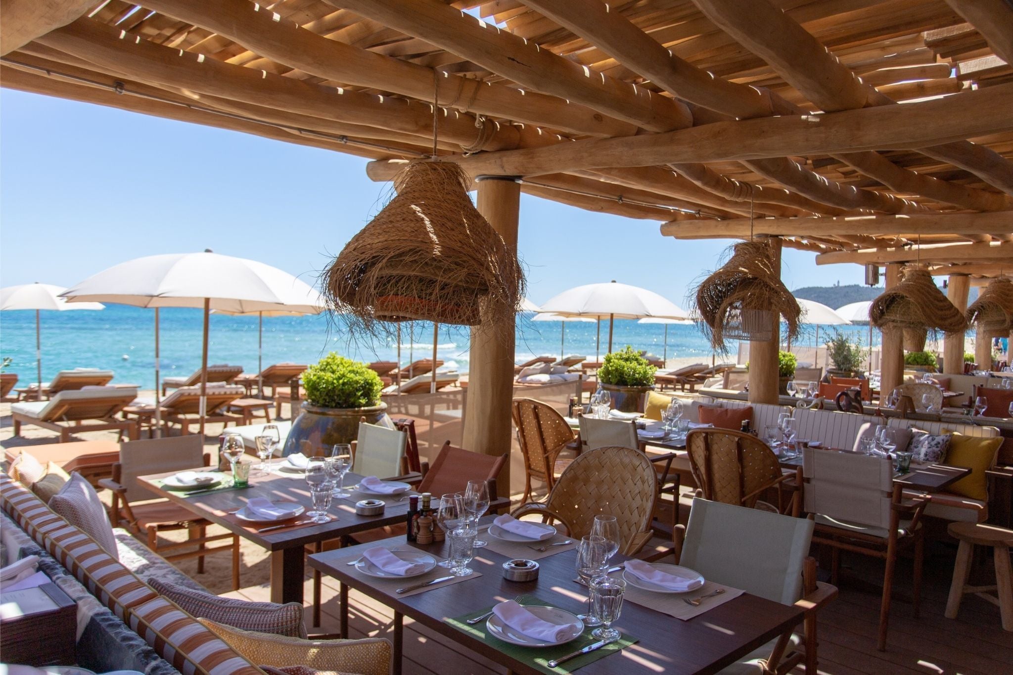 Restaurant La Réserve à La Plage, sur la plage de Pampelonne, dans le golfe de Saint-Tropez.