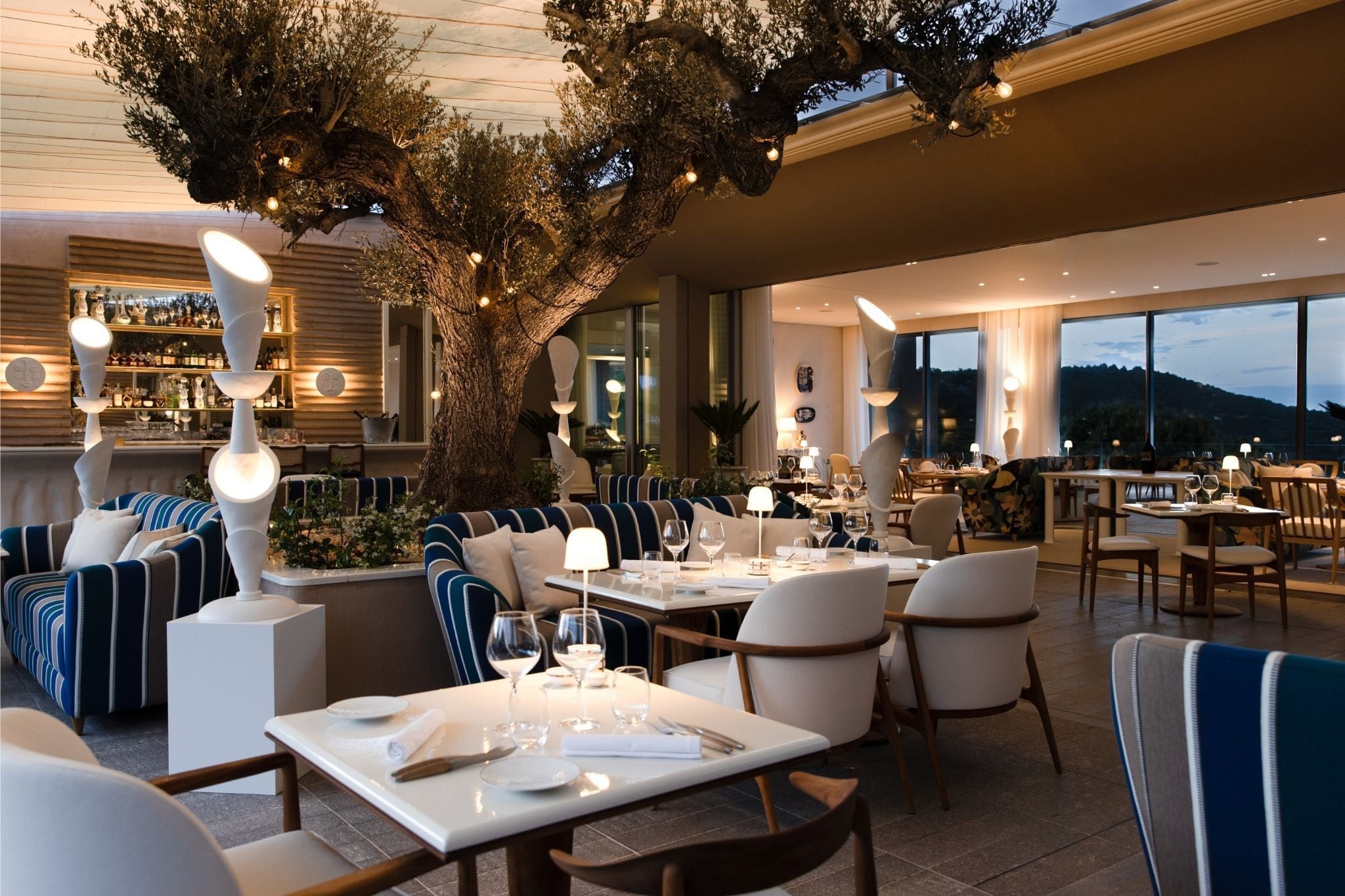 Bar L'Oliviera à La Réserve Ramatuelle, près de Saint-Tropez.