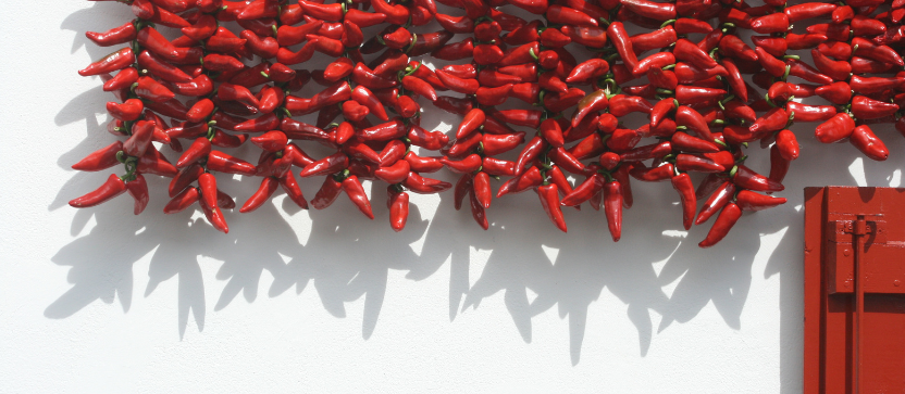 Piment d'Espelette, een lokale specialiteit uit Frans Baskenland. 