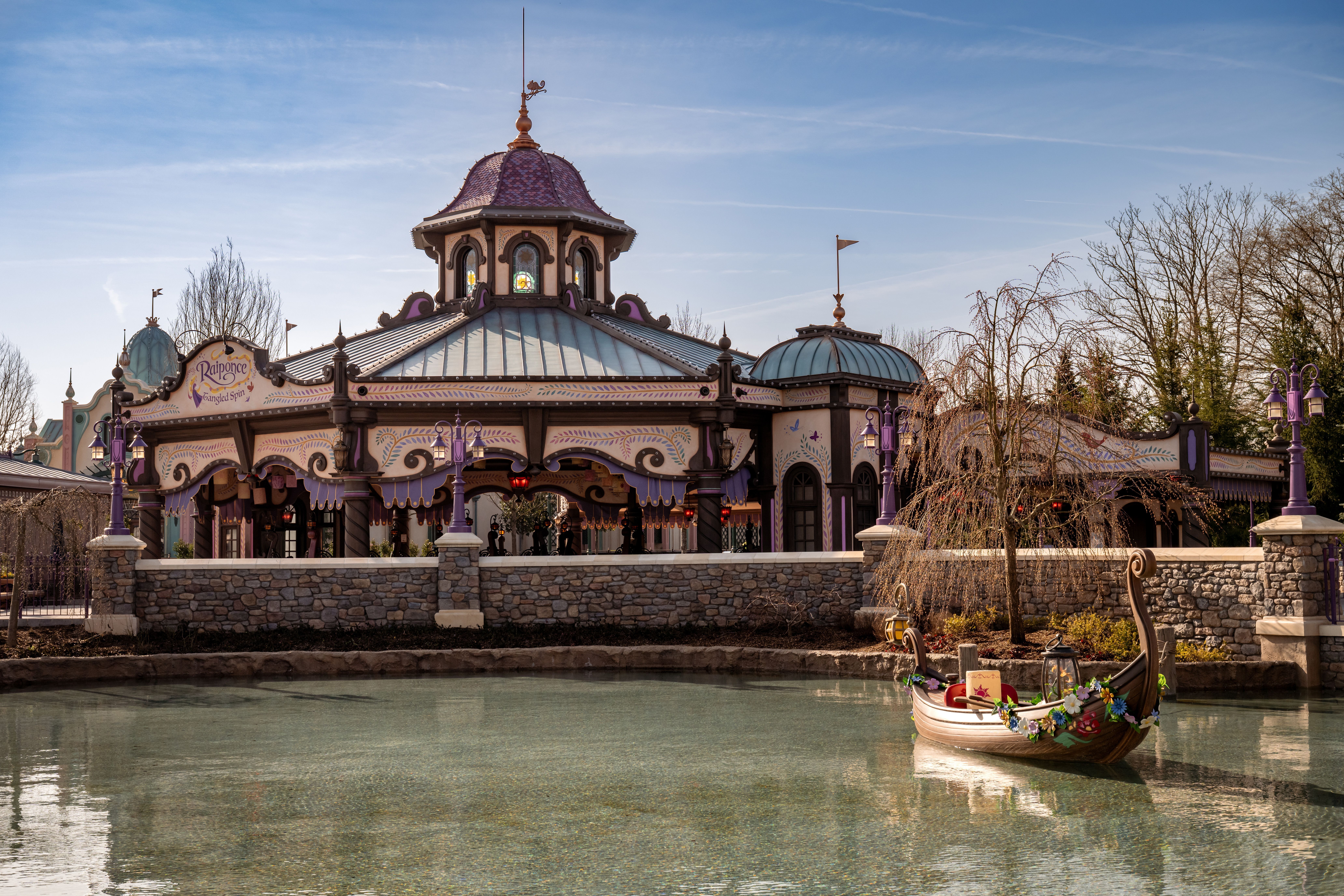 Lac d'Arendelle à Disney Adventure World.
