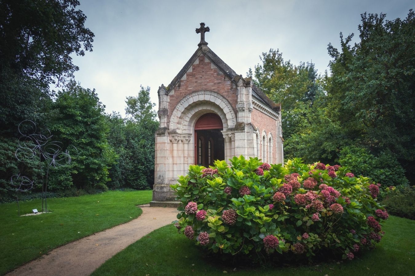 カイユボット邸の庭園にある礼拝堂