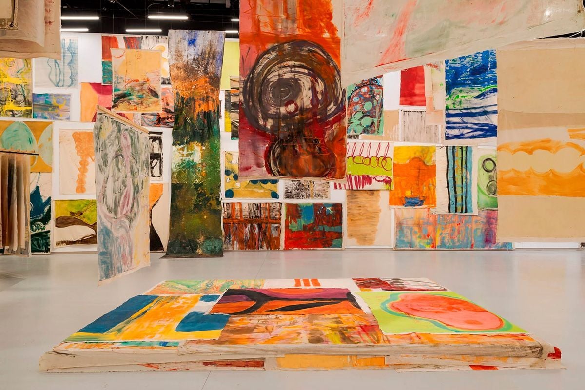 Disco - Vivian Suter - Vista de la exposición en el Museo MAAT de Lisboa.