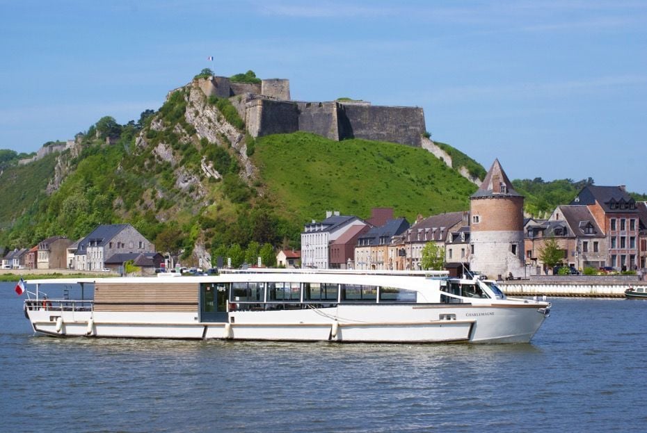 Boottour bij Givet met uitzicht op het fort van Charlemont.