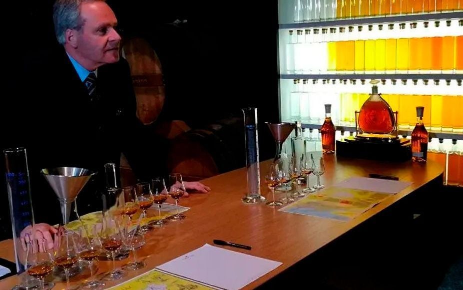 Cognac, una ciudad con historia a través de su licor.