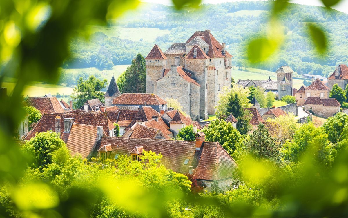 Curemonte, uno de los pueblos más bellos de Nouvelle-Aquitaine.