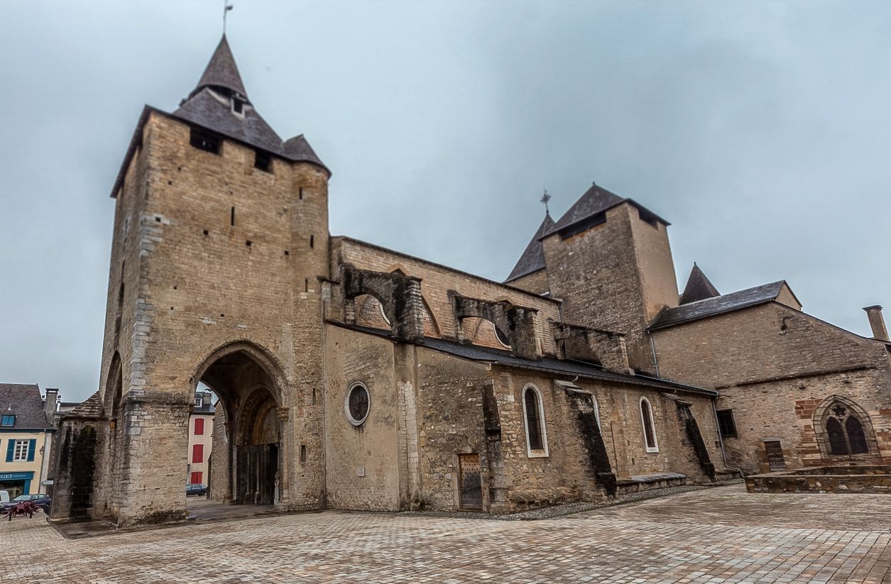 Catedral Sainte-Marie en Oloron, en los Pirineos.