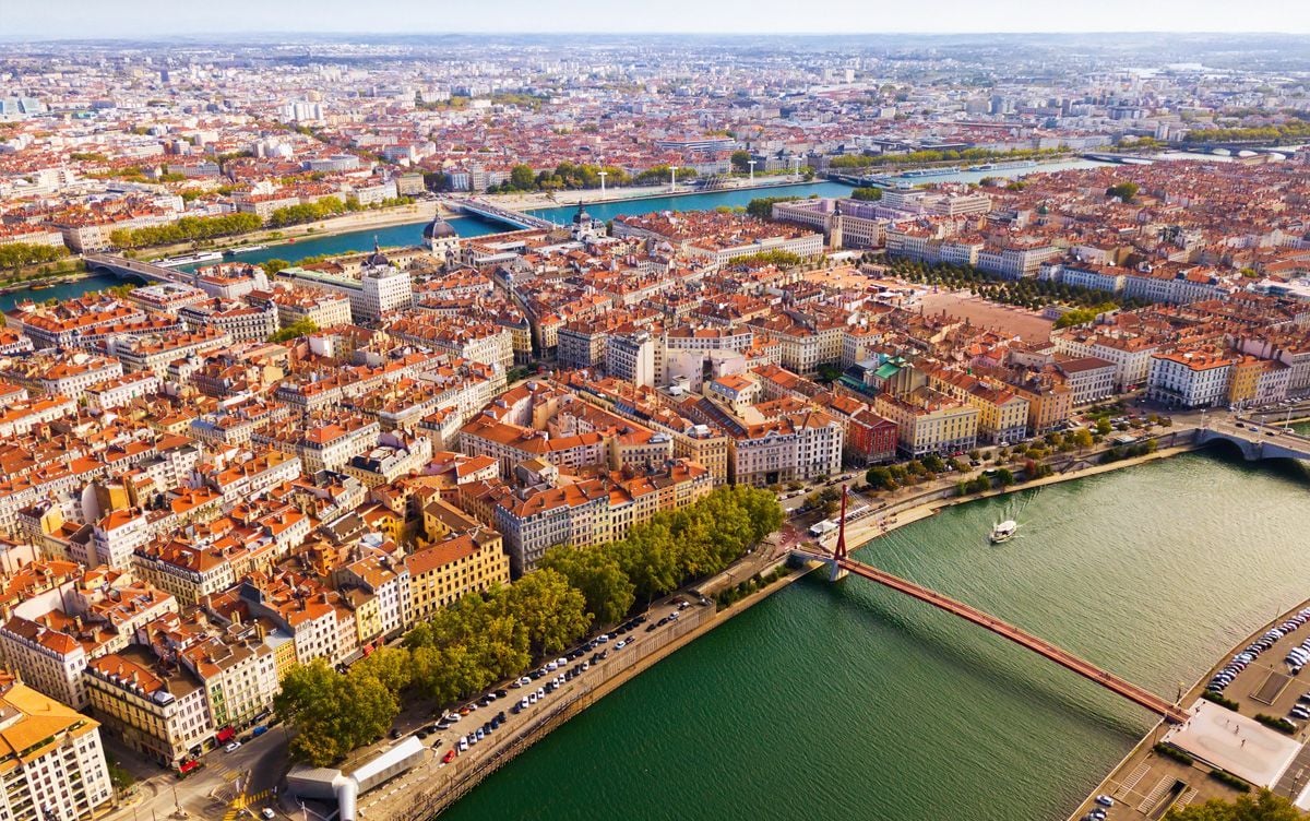 Vista aérea de Lyon, entre el río Ródano y el Saona.