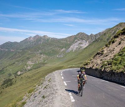 Pyrénées à vélo : 5 lieux à découvrir sur la route des cols
