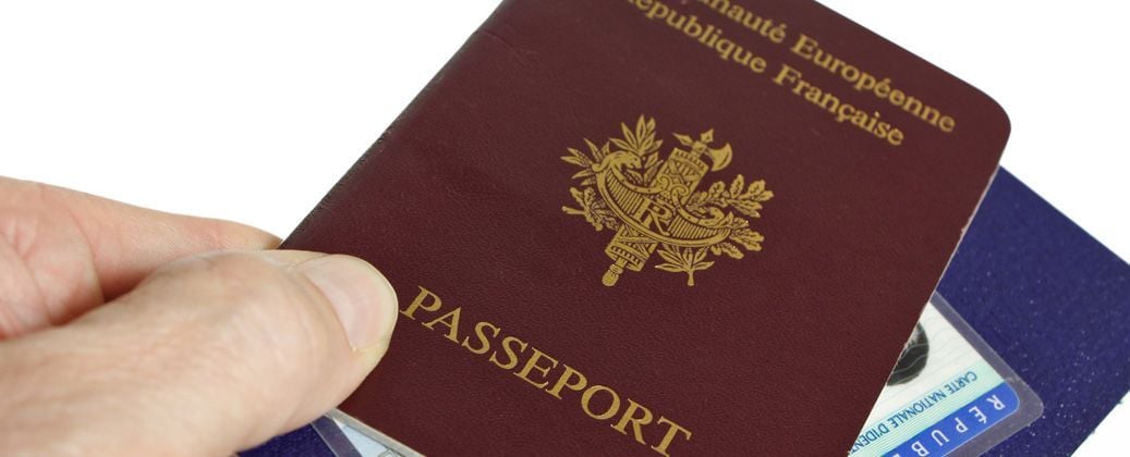 Passeports et cartes d'identité françaises