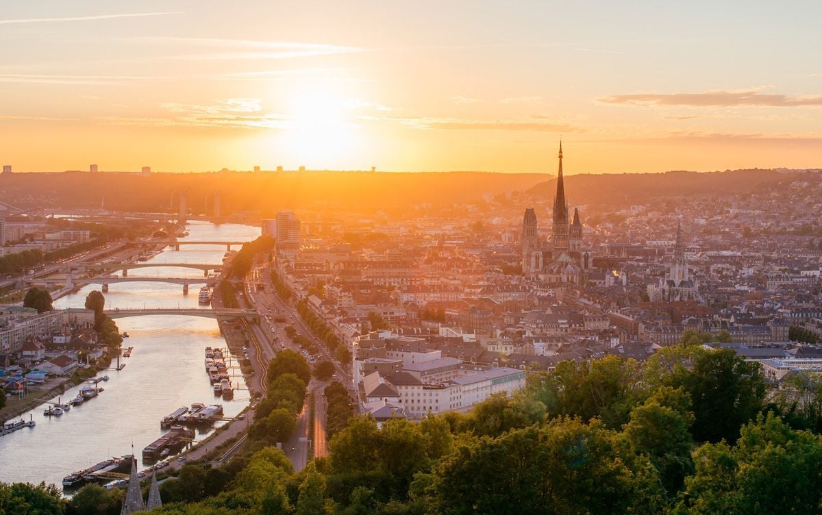 Vista de Rouen, donde sobresale su imponente catedral, Normandía.