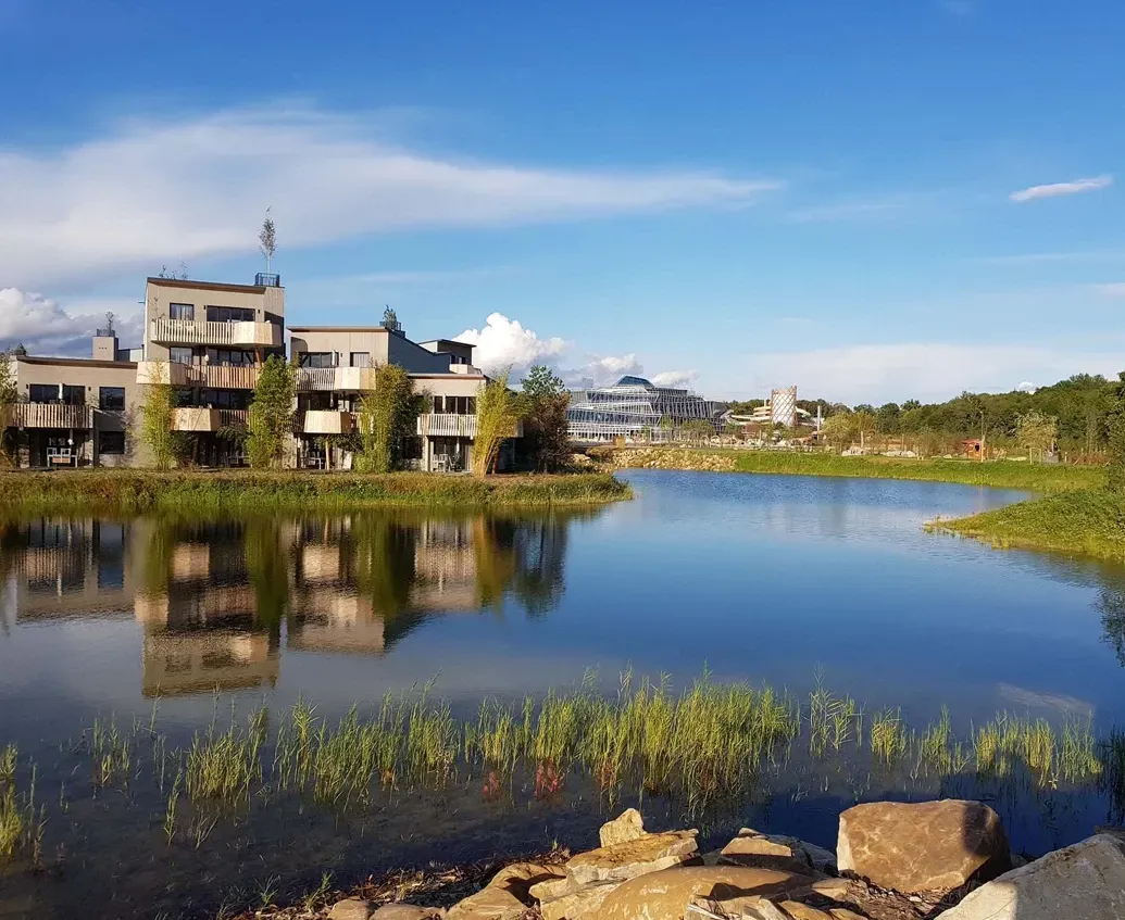 Villages Nature, une destination particulièrement adaptée aux familles dans les environs de Paris. 