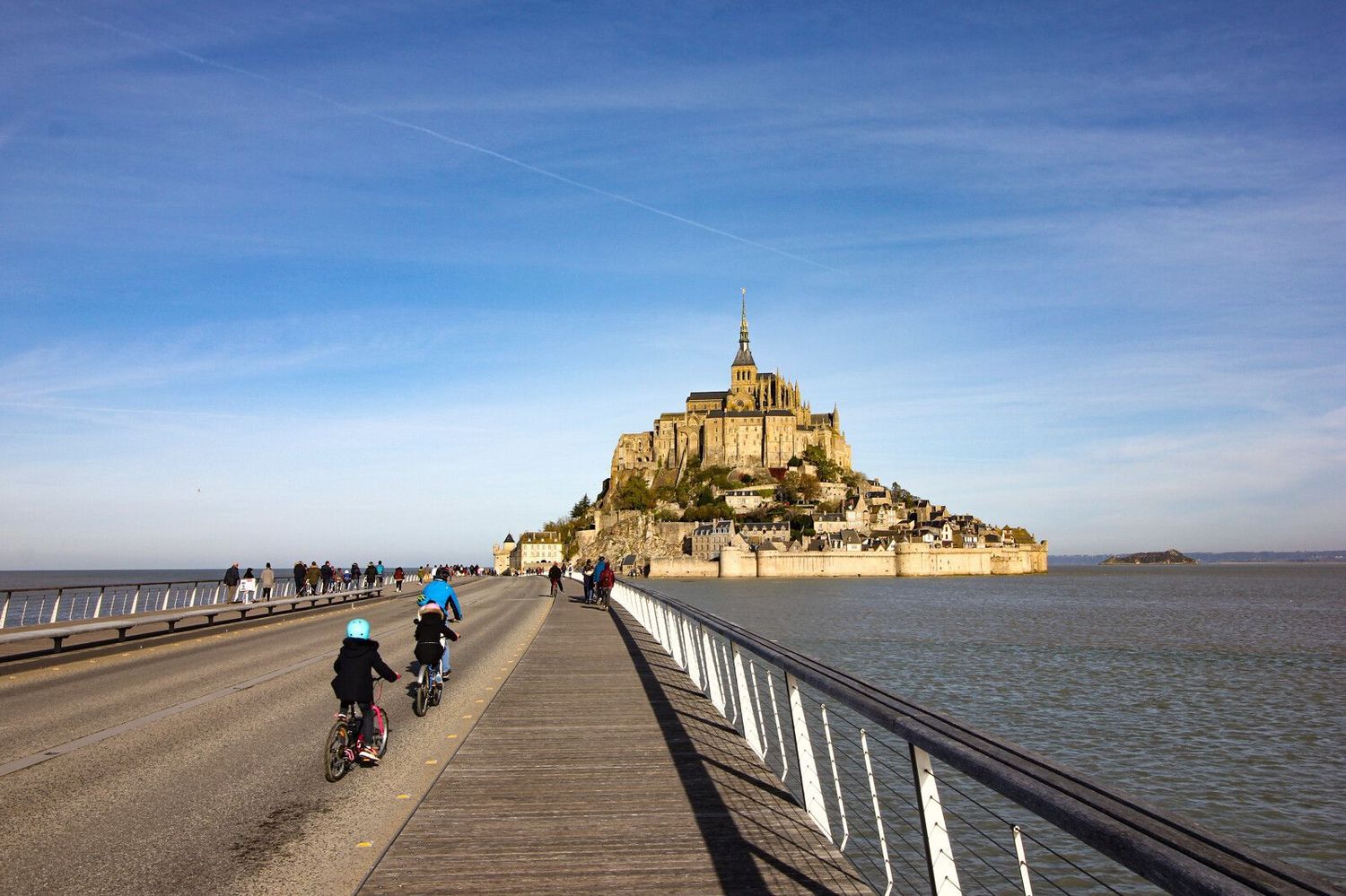 3-days-exploring-mont-saint-michel-with-friends